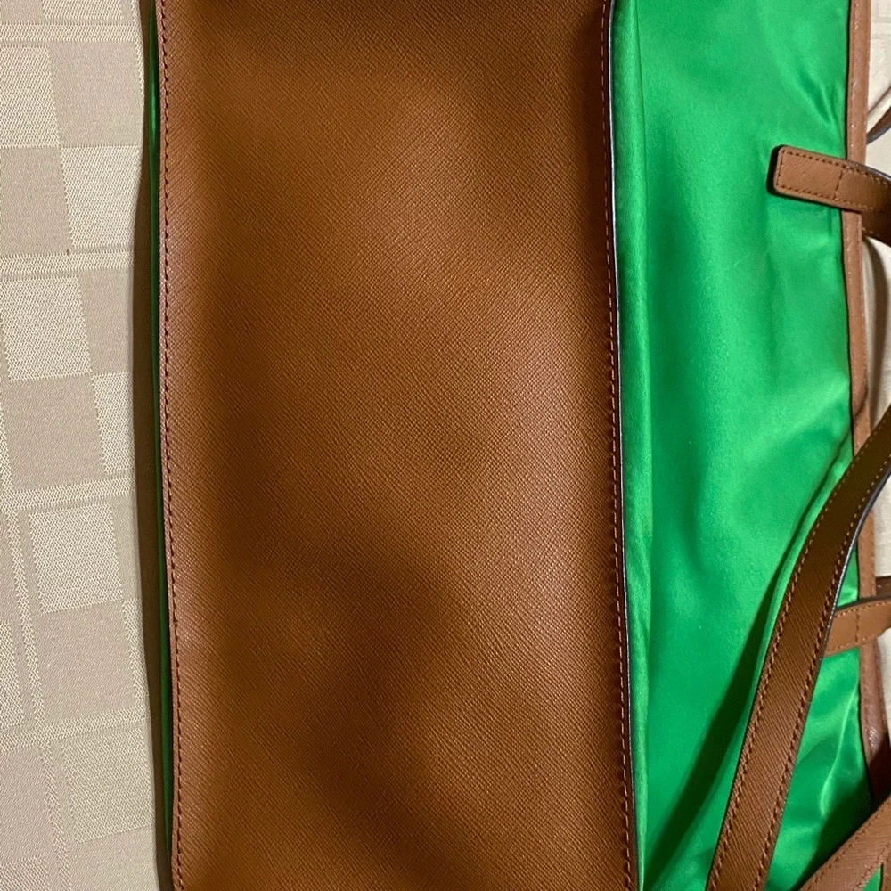 NWOT MICHAEL KORS Women’s Kelly Green Satin Tote Bag Purse 14” X‎ 9” Gold Accent